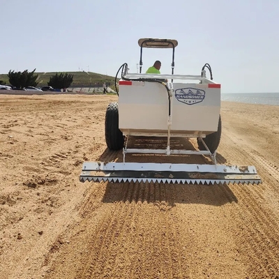 Macchina per la pulizia della spiaggia guidata da un trattore con efficienza di lavoro di 20000-30000 m'/h