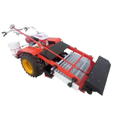 Pulizzatore di spiaggia montato su trattore con peso di 800 kg ed efficienza di 10000 m2/h